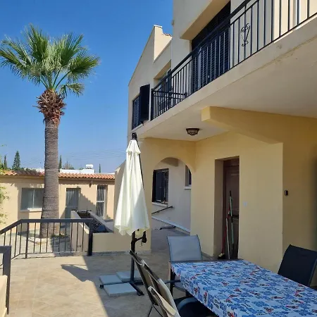 Villa Impeccable 3-bed In - Paphos Tala