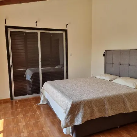 Impeccable 3-bed In - Paphos * Tala