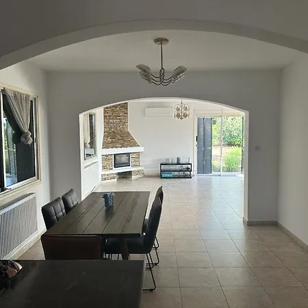 Impeccable 3-bed In - Paphos Villa Tala