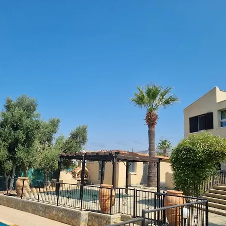 Impeccable 3-bed In - Paphos Villa *