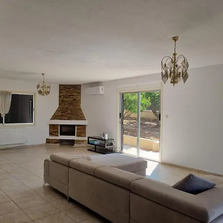 Impeccable 3-bed In - Paphos Villa