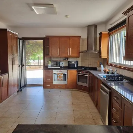 Impeccable 3-bed In - Paphos * Tala